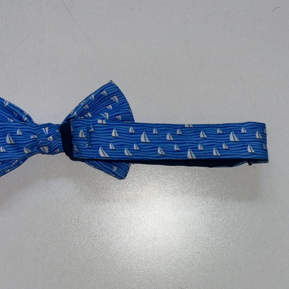 Vineyard Vines Blue Bow Tie with Sailboat Pattern
